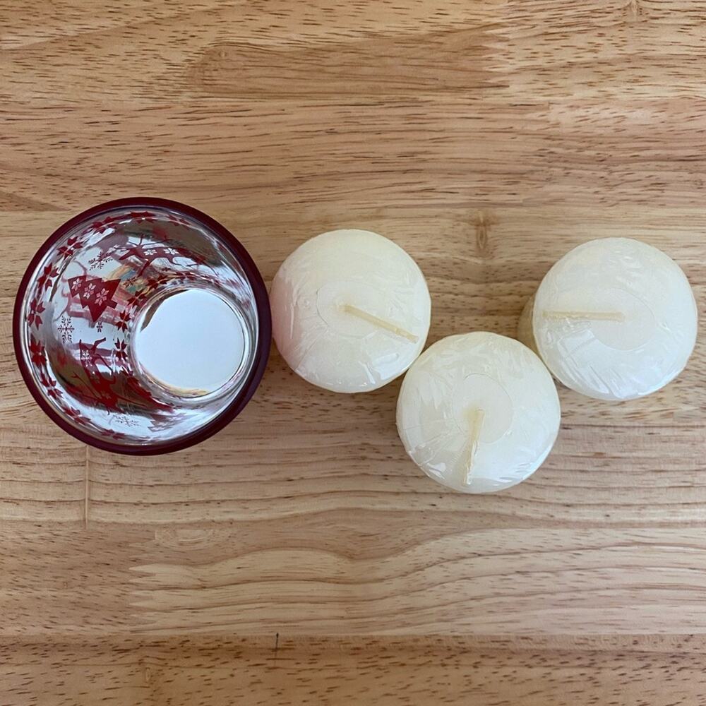 Yankee Candle Small Sugared Apple Candles and Holiday Themed Candle Holder - Picture 6 of 6